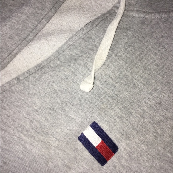 Tommy Hilfiger zip up sweater - Picture 2 of 3
